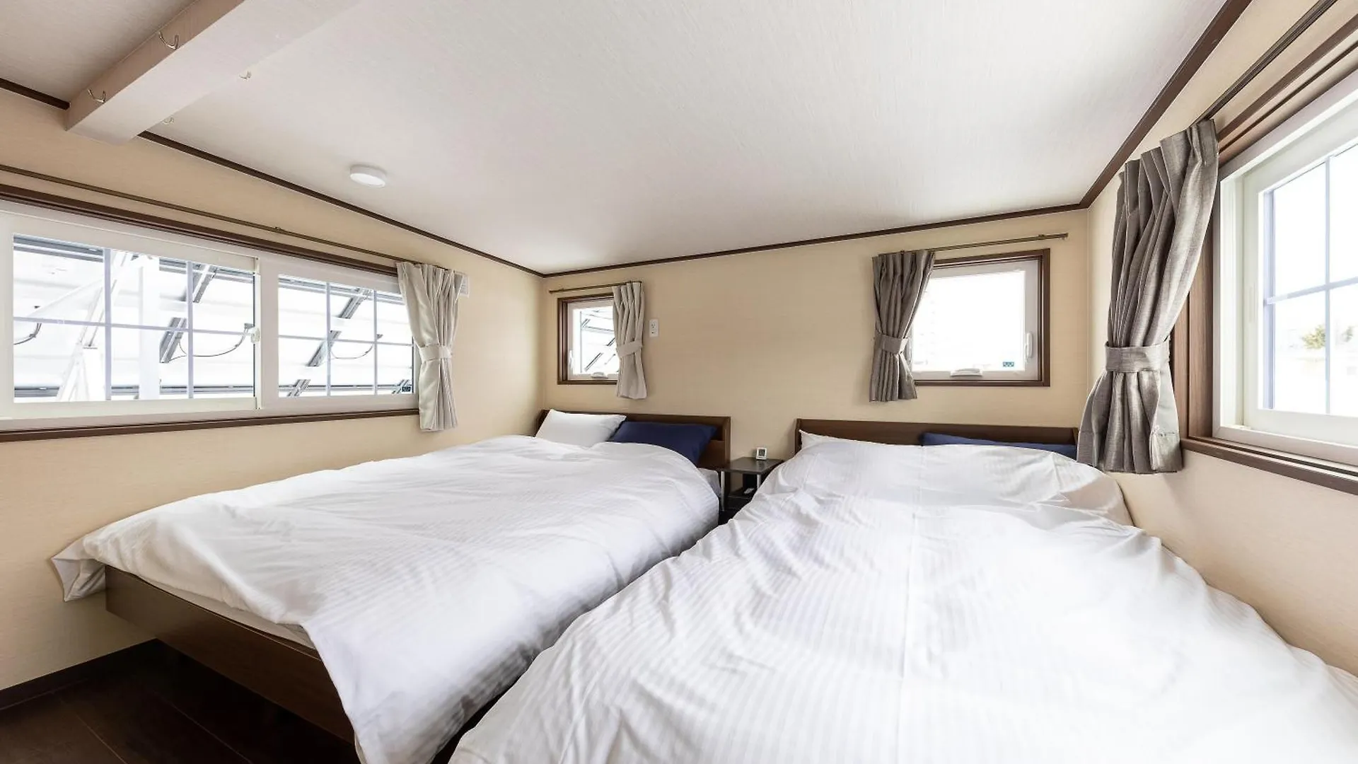 Furano Trailer Village Den 0*,  Japan